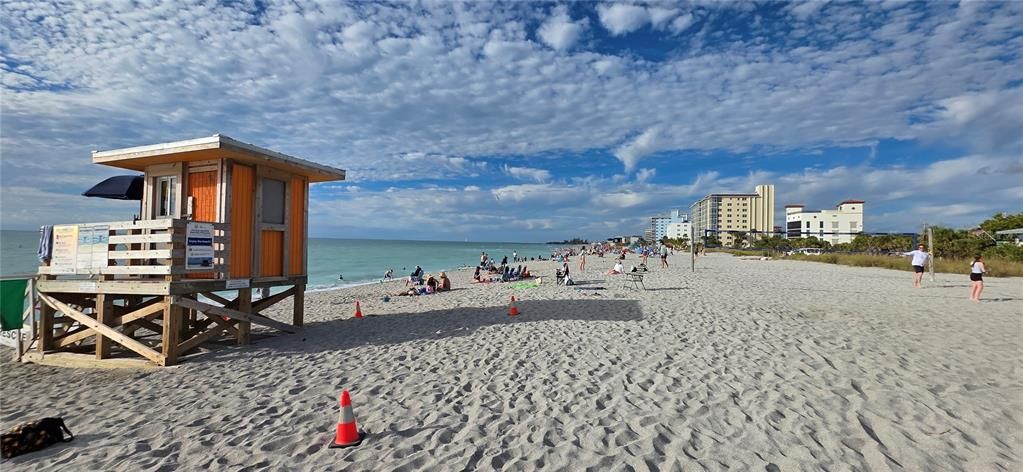 For Sale: $179,000 (2 beds, 2 baths, 892 Square Feet)