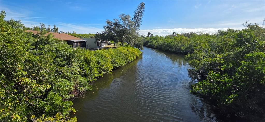 En Venta: $179,000 (2 camas, 2 baños, 892 Pies cuadrados)