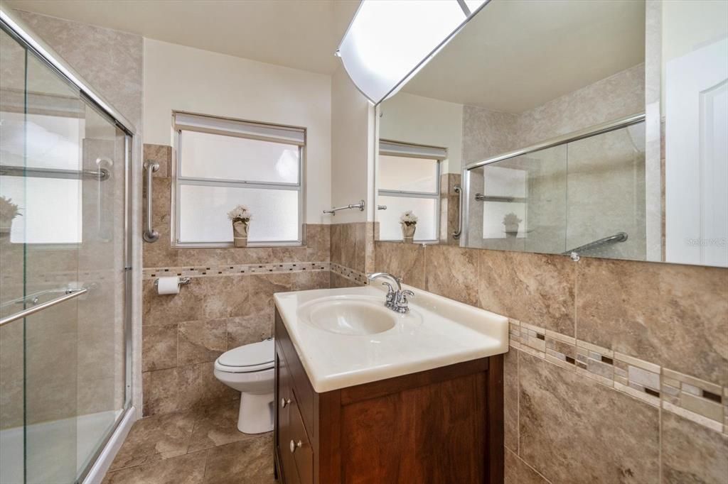 待售: $324,000 (2 贝兹, 1 浴室, 1374 平方英尺)