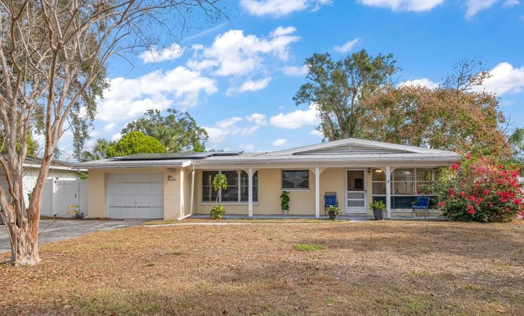 待售: $324,000 (2 贝兹, 1 浴室, 1374 平方英尺)