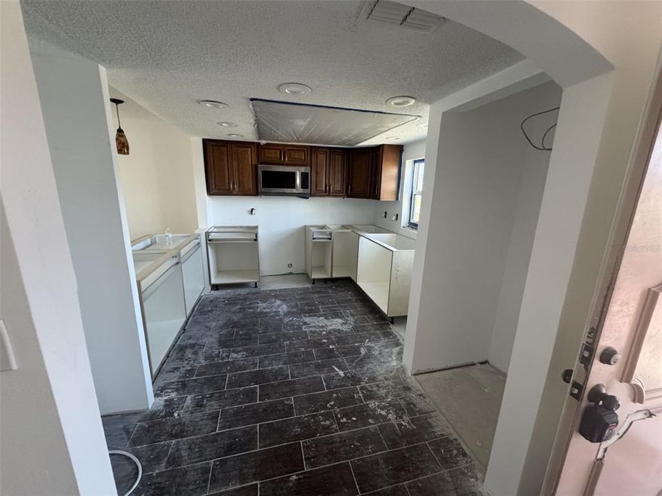 待售: $64,900 (2 贝兹, 2 浴室, 1320 平方英尺)