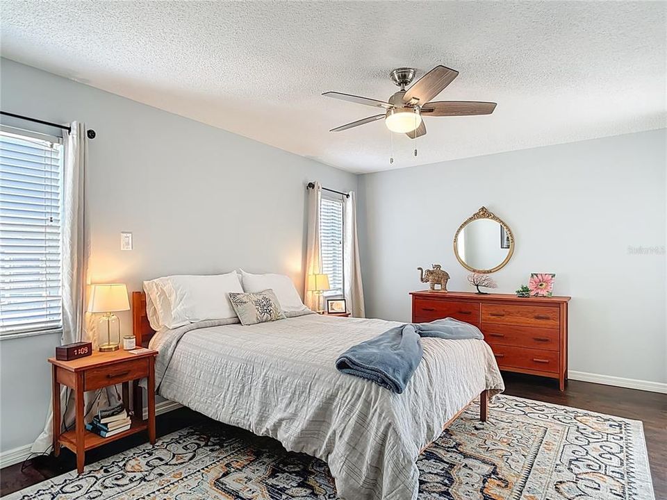 На продажу: $480,000 (3 спален, 2 ванн, 1828 Квадратных фут)