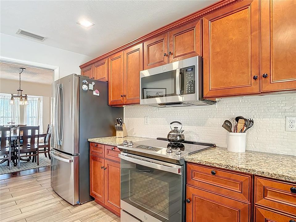 На продажу: $480,000 (3 спален, 2 ванн, 1828 Квадратных фут)