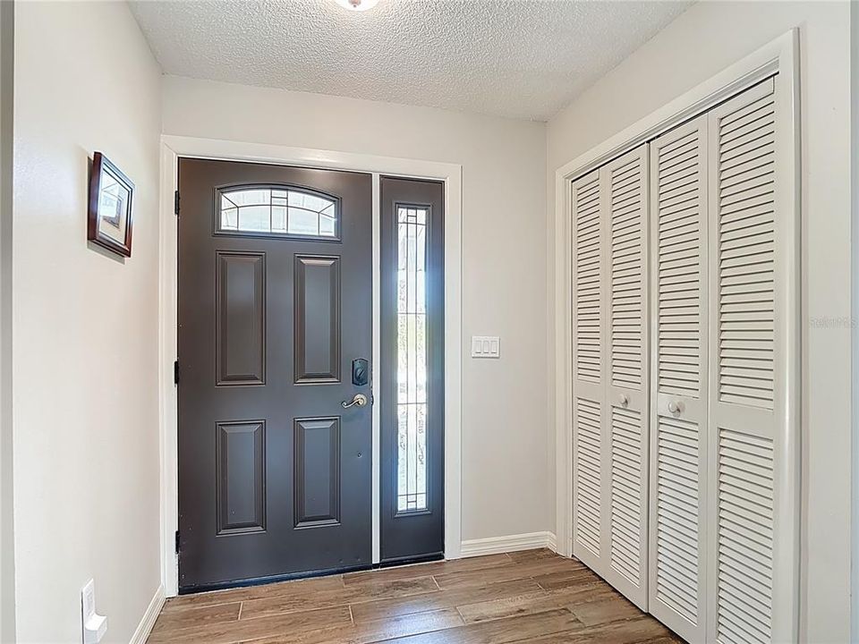 На продажу: $480,000 (3 спален, 2 ванн, 1828 Квадратных фут)