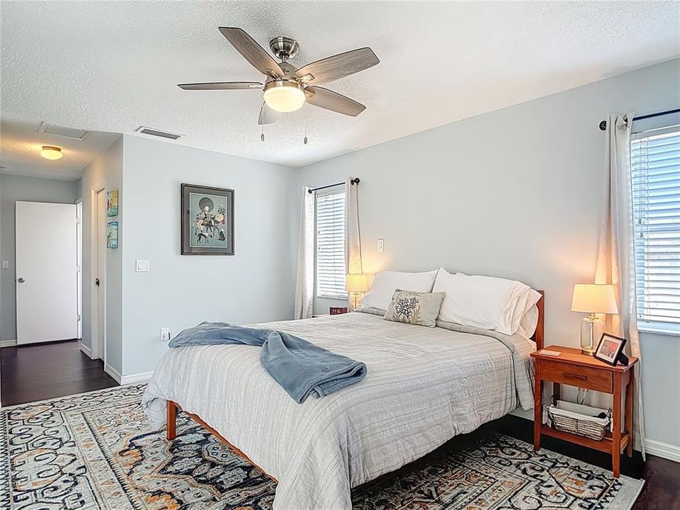 На продажу: $480,000 (3 спален, 2 ванн, 1828 Квадратных фут)