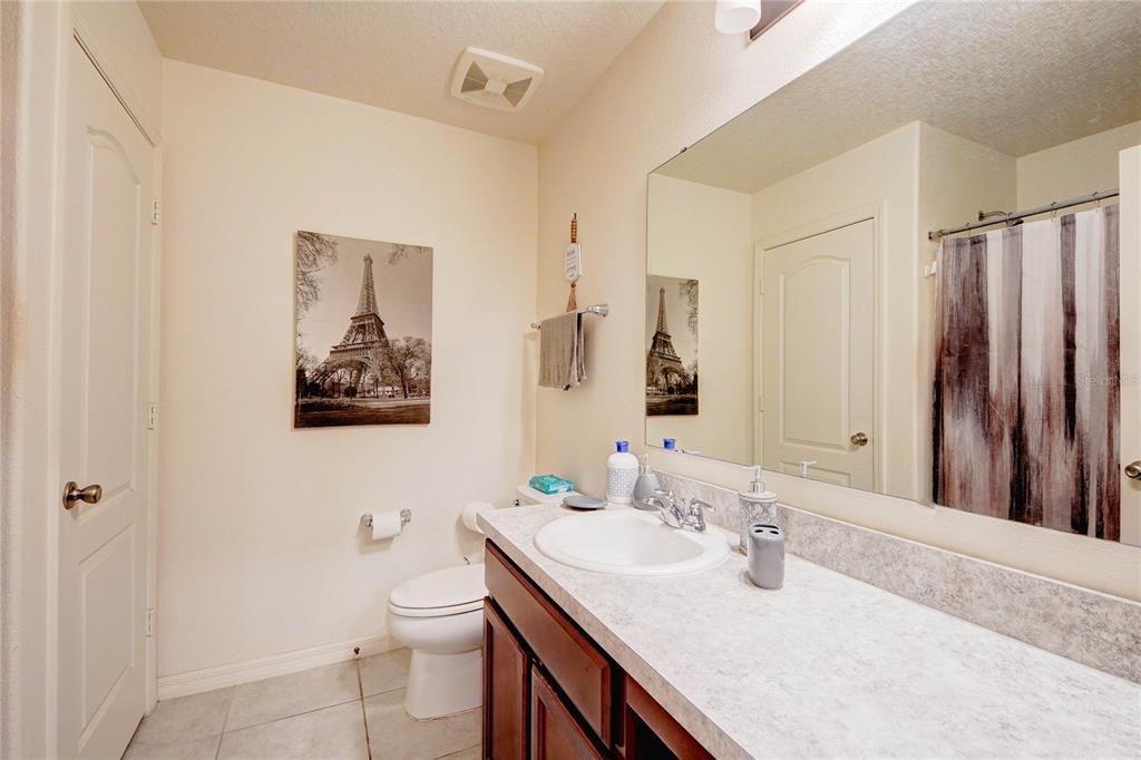 待售: $370,000 (4 贝兹, 2 浴室, 1701 平方英尺)