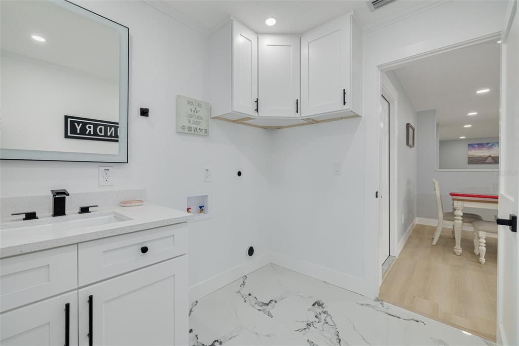 For Sale: $569,700 (3 beds, 3 baths, 1934 Square Feet)