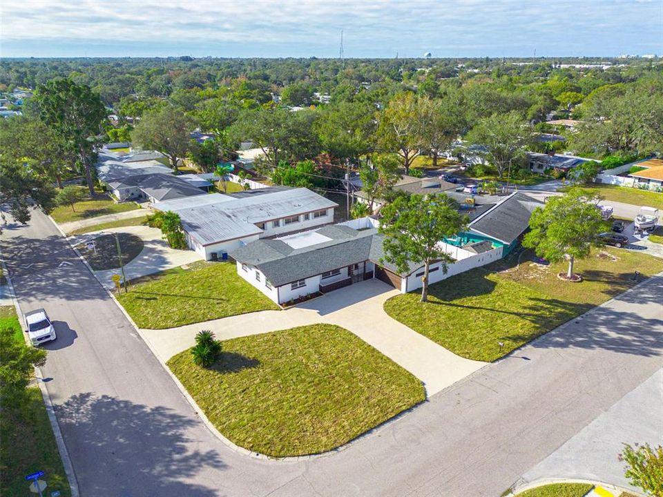 For Sale: $569,700 (3 beds, 3 baths, 1934 Square Feet)