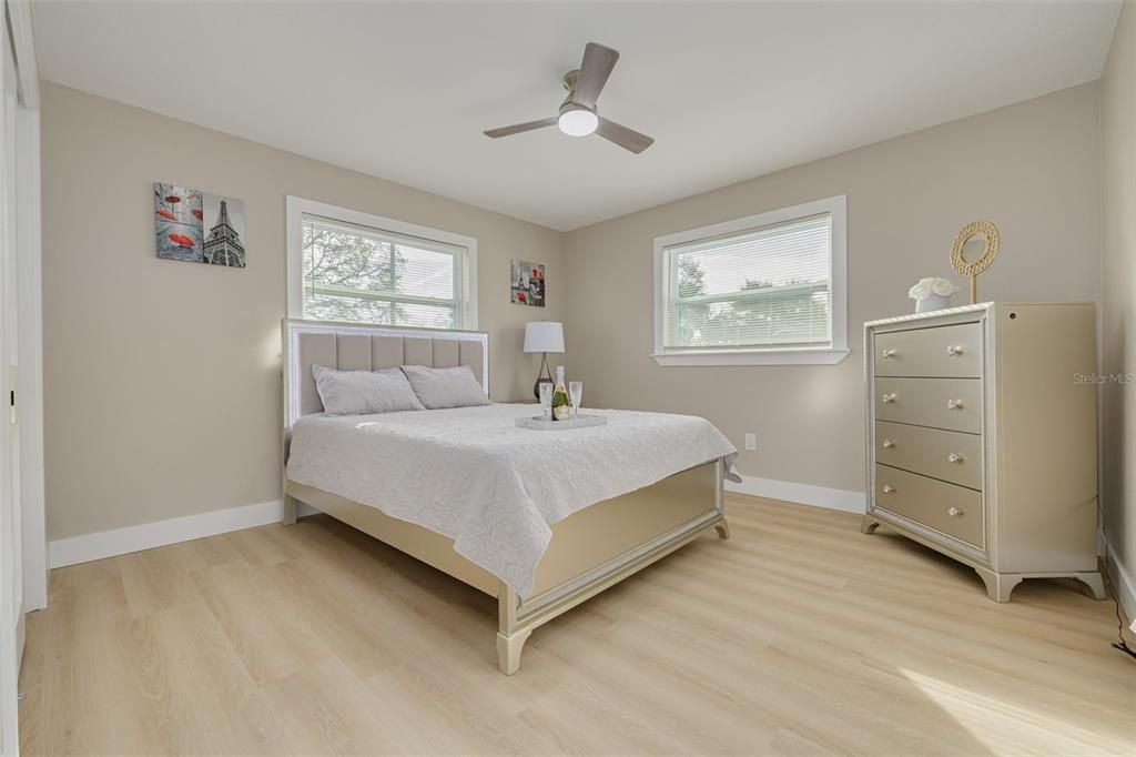 For Sale: $569,700 (3 beds, 3 baths, 1934 Square Feet)