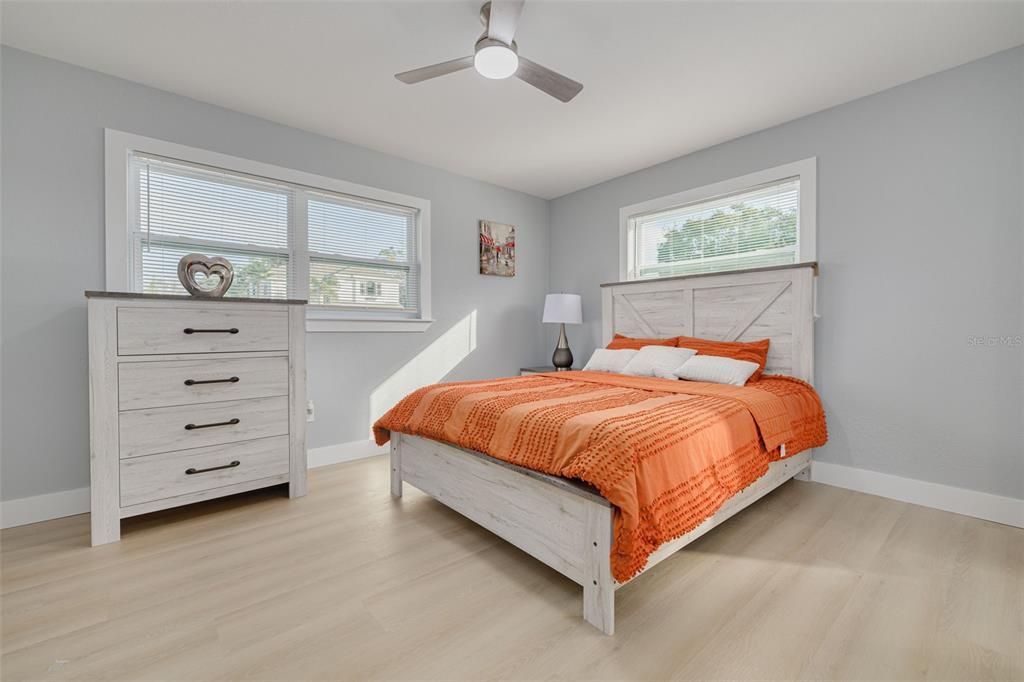 For Sale: $569,700 (3 beds, 3 baths, 1934 Square Feet)