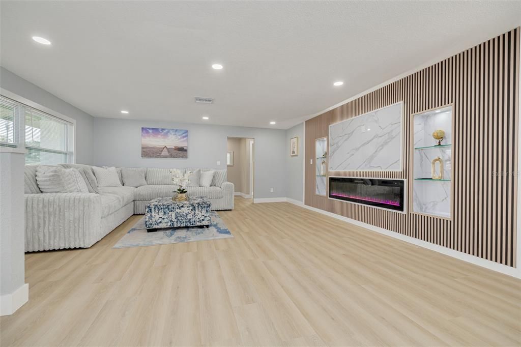 For Sale: $569,700 (3 beds, 3 baths, 1934 Square Feet)