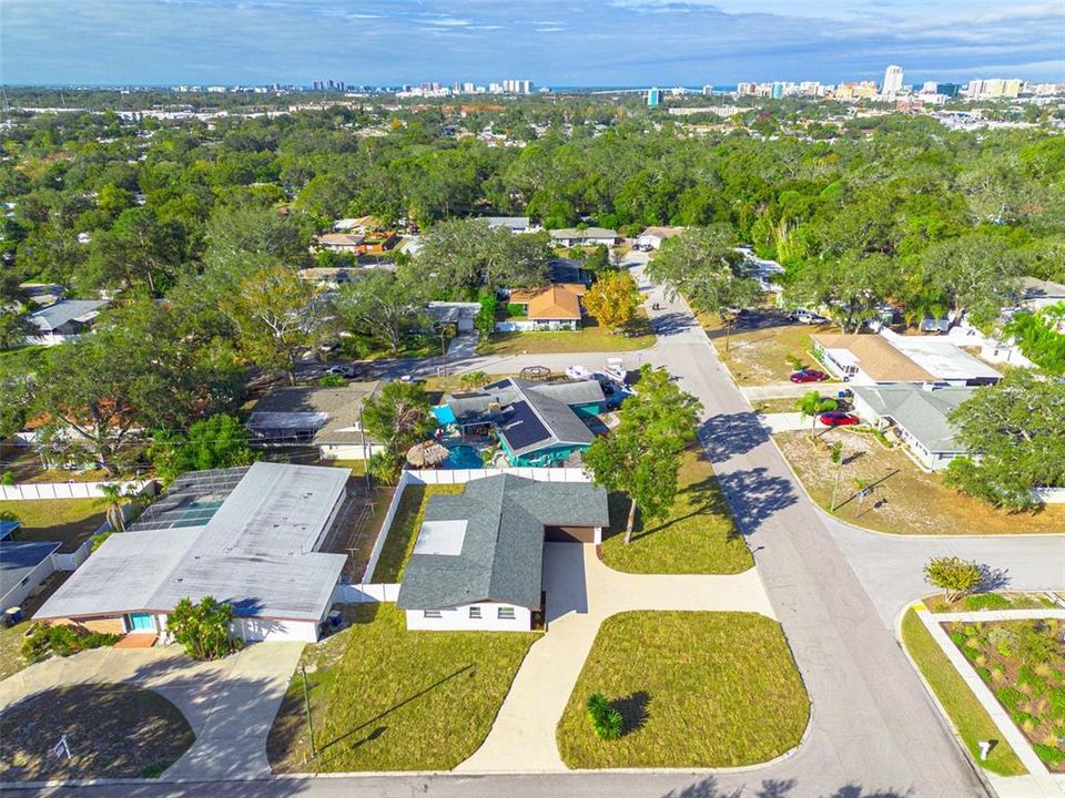 For Sale: $569,700 (3 beds, 3 baths, 1934 Square Feet)