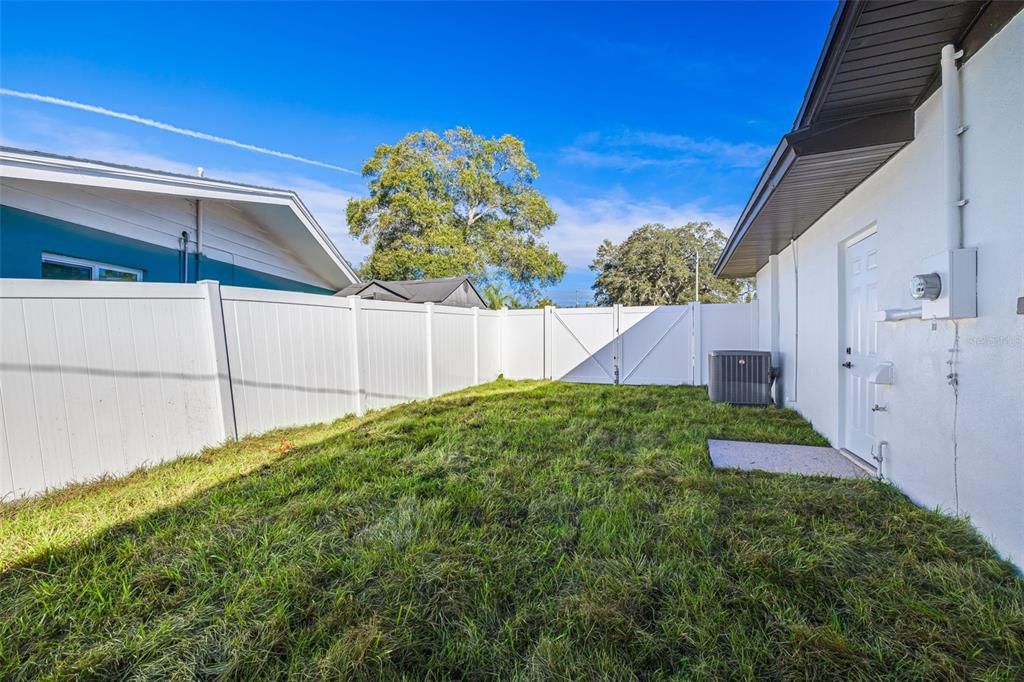 For Sale: $569,700 (3 beds, 3 baths, 1934 Square Feet)