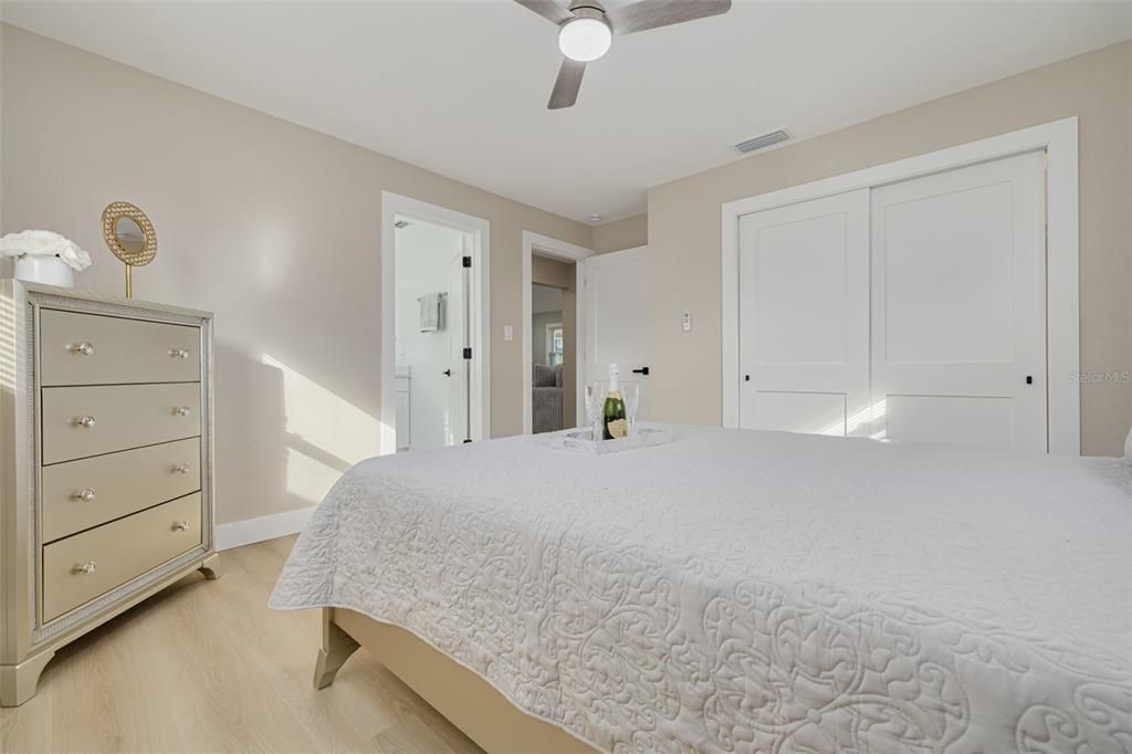 For Sale: $569,700 (3 beds, 3 baths, 1934 Square Feet)