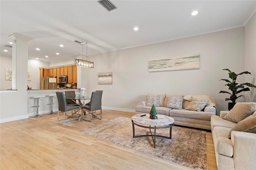 En Venta: $414,727 (3 camas, 2 baños, 1801 Pies cuadrados)