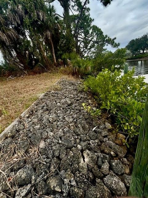 待售: $95,000 (0.23 acres)