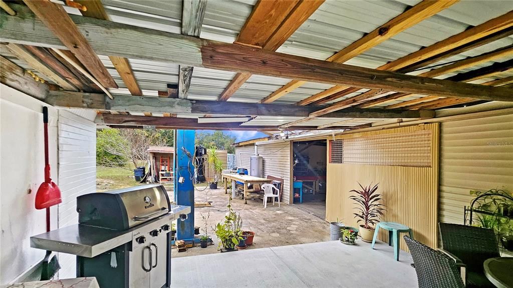 For Sale: $350,000 (3 beds, 1 baths, 984 Square Feet)