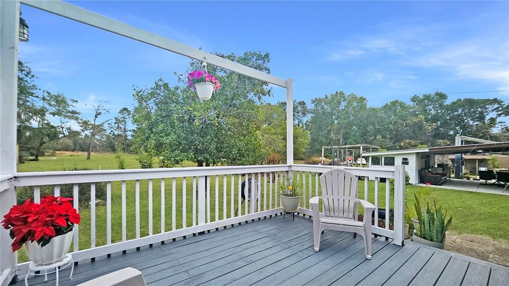 For Sale: $350,000 (3 beds, 1 baths, 984 Square Feet)