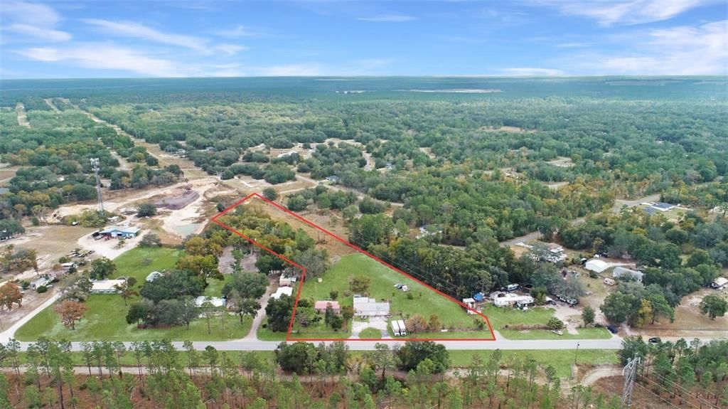 For Sale: $350,000 (3 beds, 1 baths, 984 Square Feet)