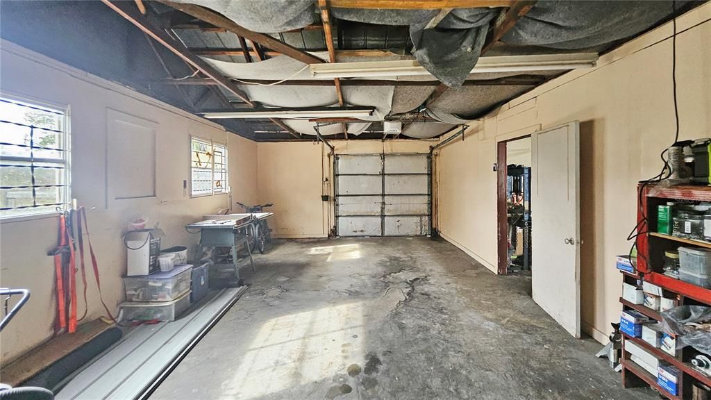 For Sale: $350,000 (3 beds, 1 baths, 984 Square Feet)