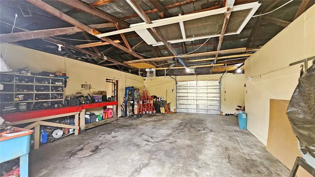 For Sale: $350,000 (3 beds, 1 baths, 984 Square Feet)