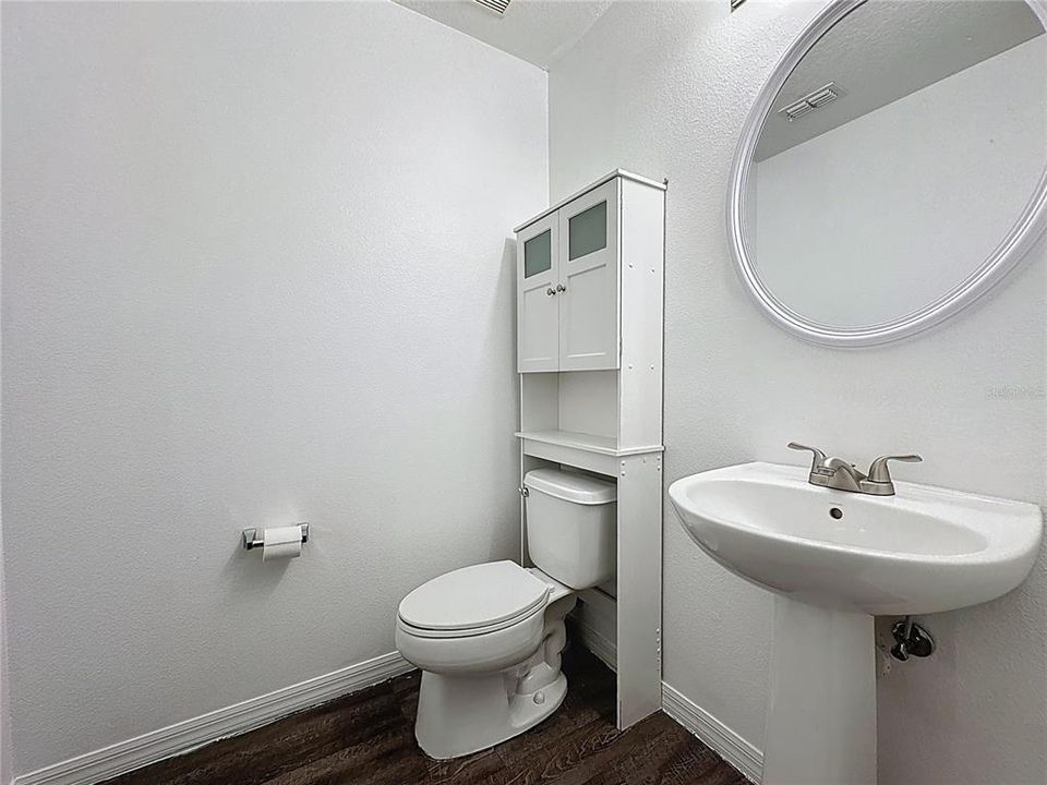 For Rent: $2,600 (4 beds, 2 baths, 2411 Square Feet)