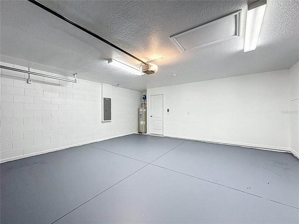 For Rent: $2,600 (4 beds, 2 baths, 2411 Square Feet)