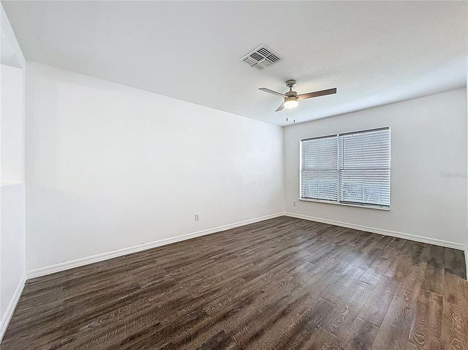 For Rent: $2,600 (4 beds, 2 baths, 2411 Square Feet)