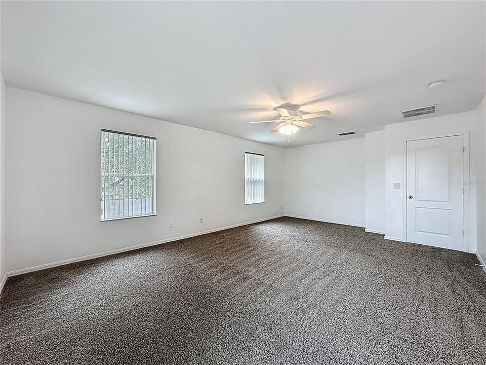 For Rent: $2,600 (4 beds, 2 baths, 2411 Square Feet)