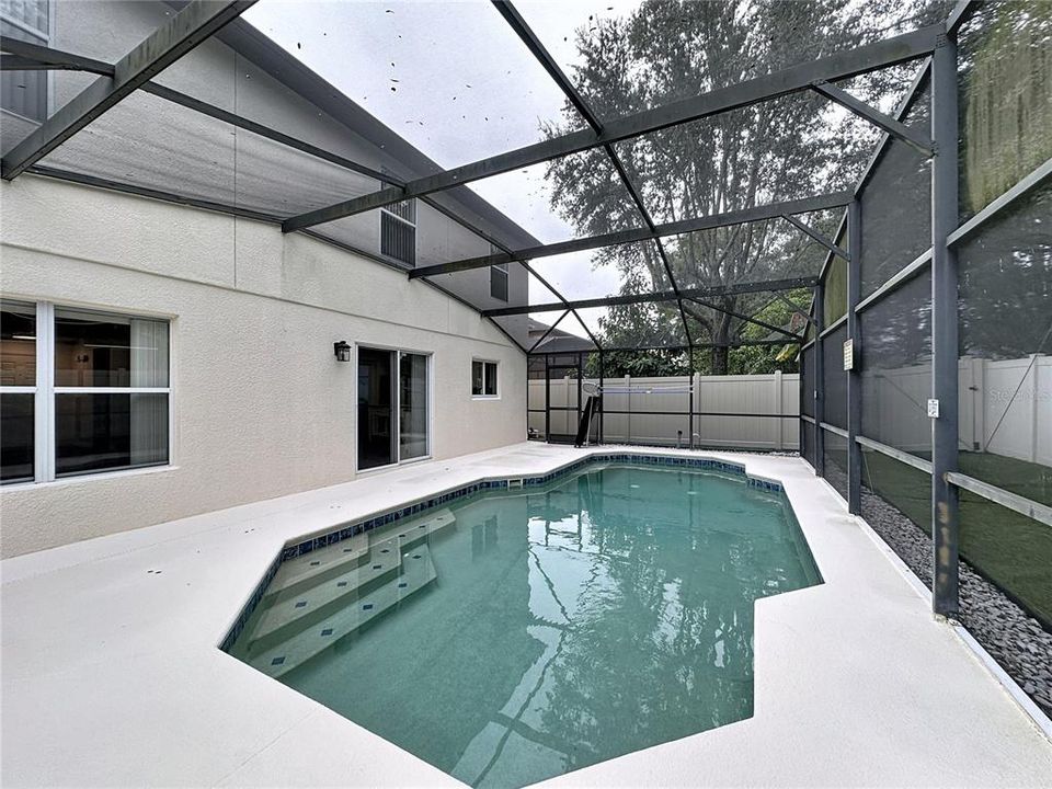 For Rent: $2,600 (4 beds, 2 baths, 2411 Square Feet)