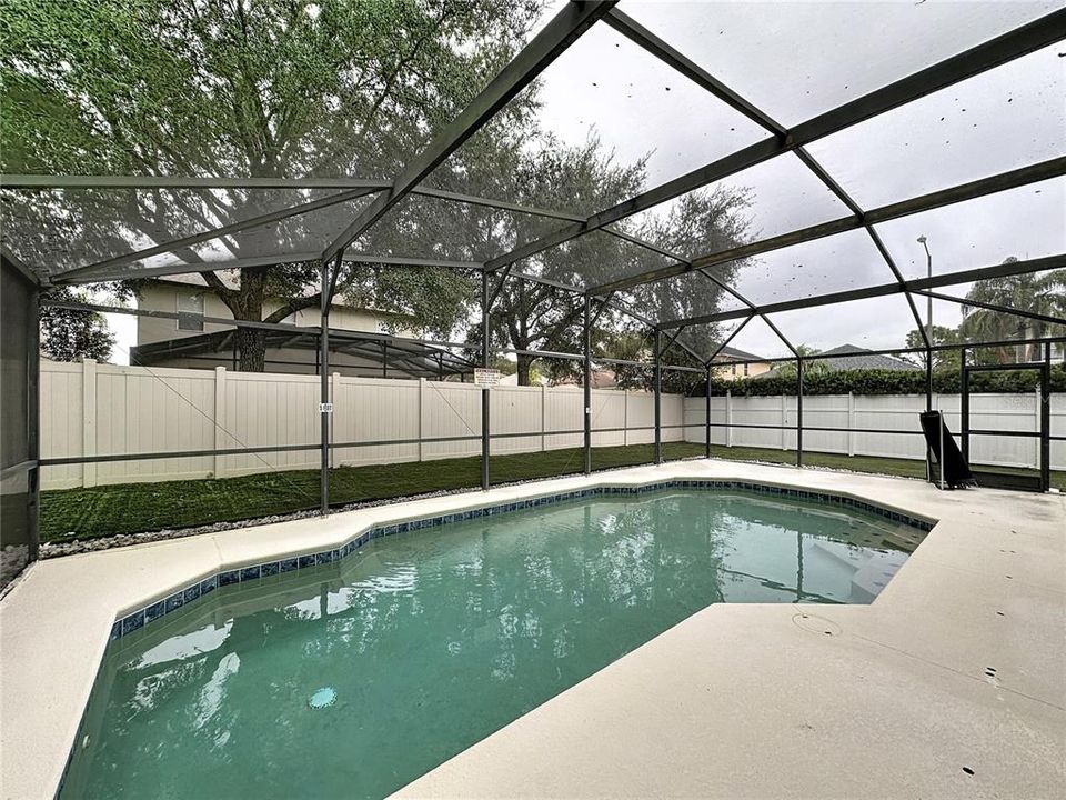 For Rent: $2,600 (4 beds, 2 baths, 2411 Square Feet)