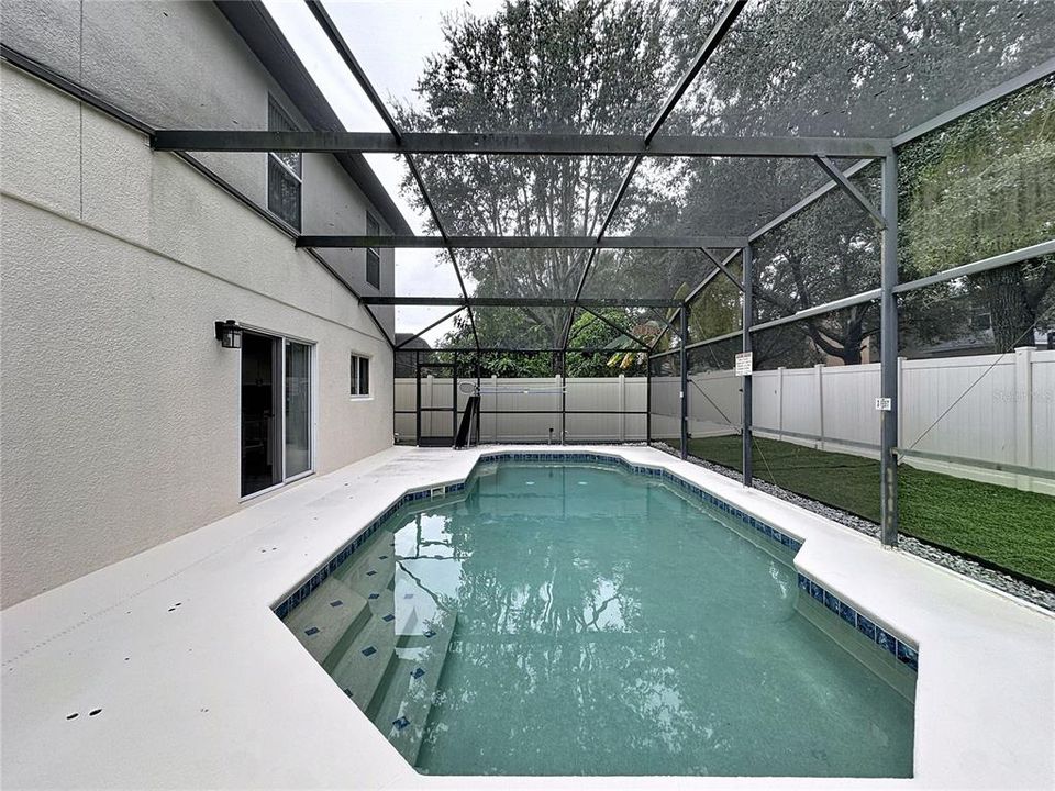 For Rent: $2,600 (4 beds, 2 baths, 2411 Square Feet)