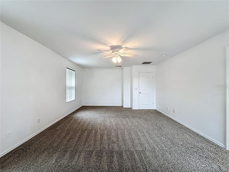 For Rent: $2,600 (4 beds, 2 baths, 2411 Square Feet)