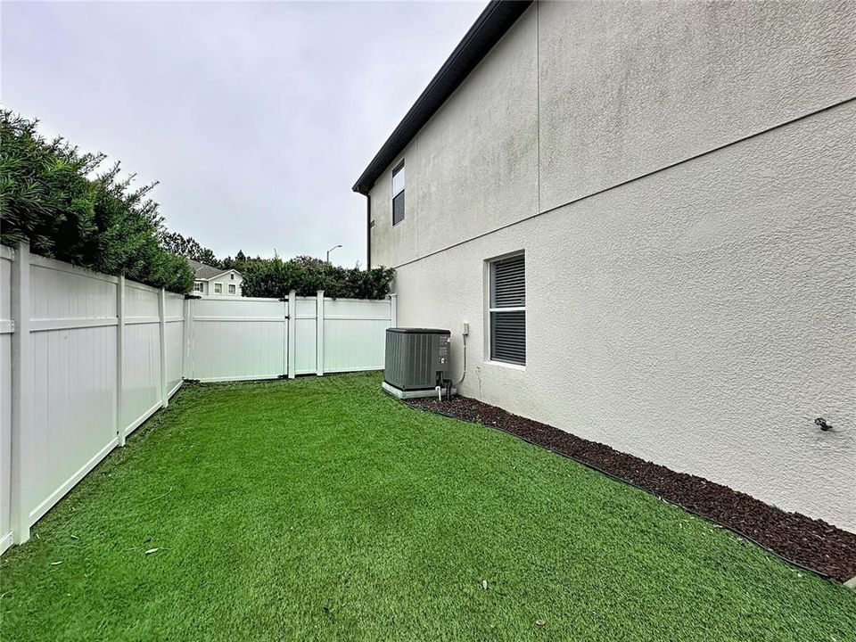 For Rent: $2,600 (4 beds, 2 baths, 2411 Square Feet)