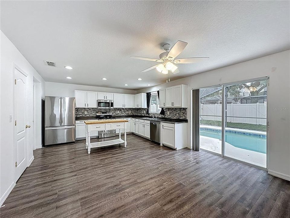 For Rent: $2,600 (4 beds, 2 baths, 2411 Square Feet)