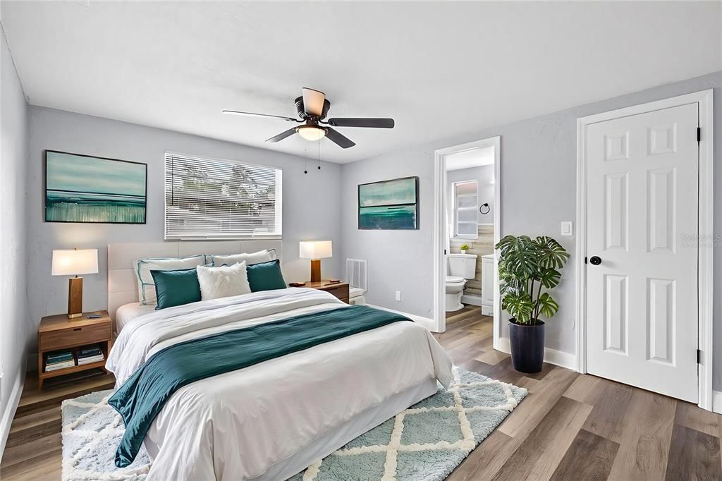 For Sale: $239,900 (2 beds, 2 baths, 980 Square Feet)