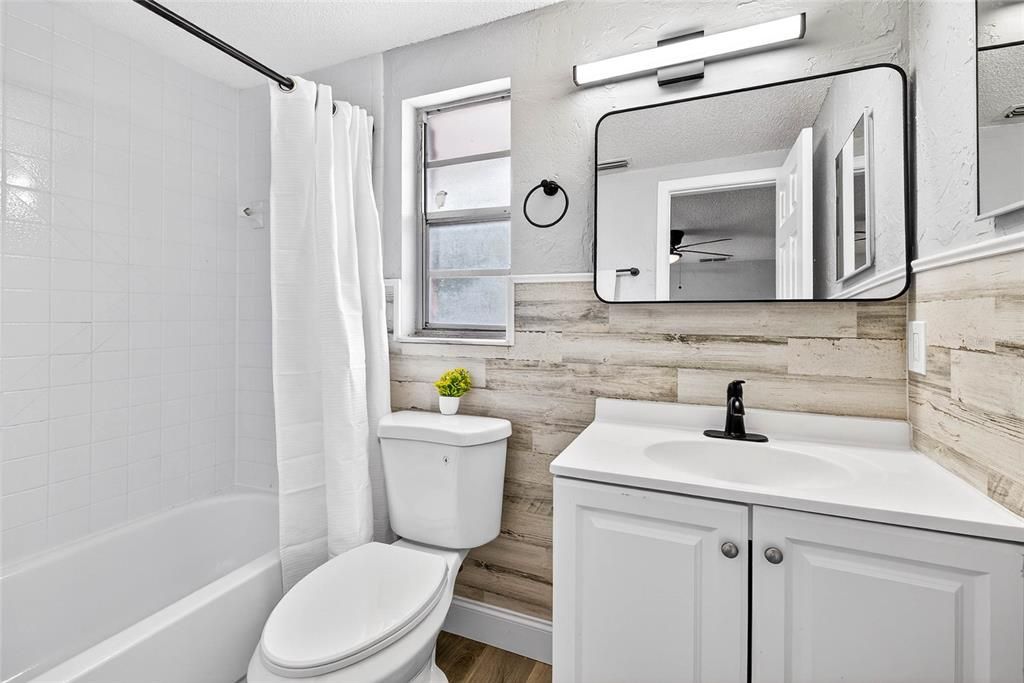 For Sale: $239,900 (2 beds, 2 baths, 980 Square Feet)