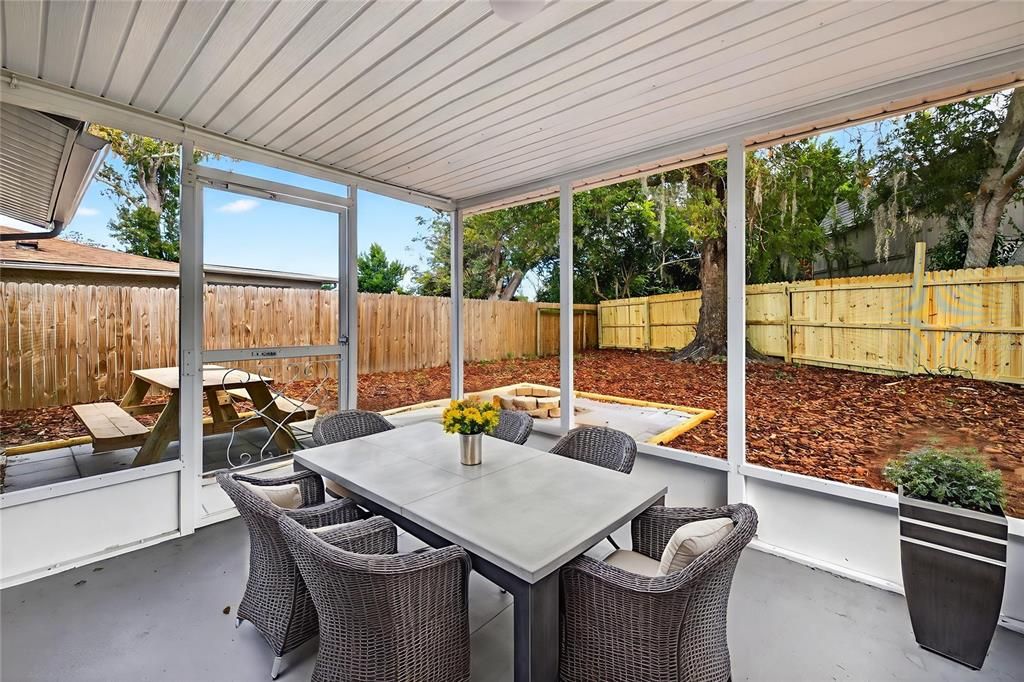 For Sale: $239,900 (2 beds, 2 baths, 980 Square Feet)