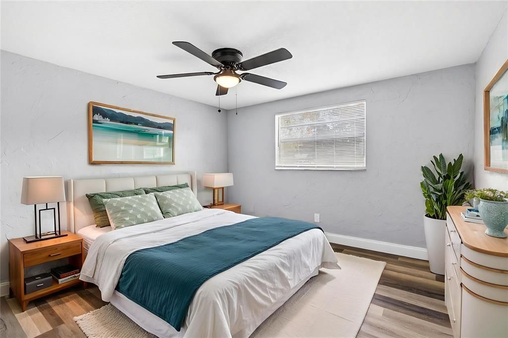 For Sale: $239,900 (2 beds, 2 baths, 980 Square Feet)