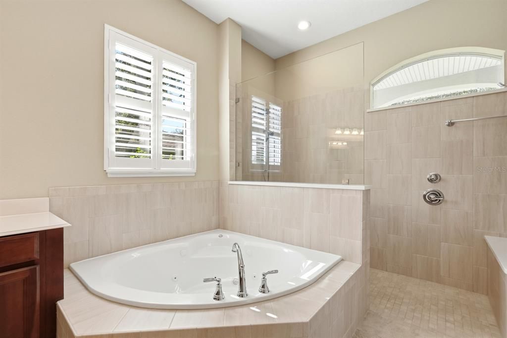 待售: $775,000 (4 贝兹, 4 浴室, 3580 平方英尺)