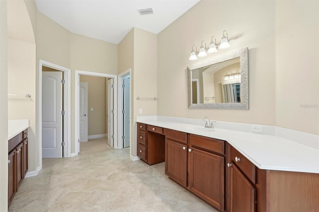 待售: $775,000 (4 贝兹, 4 浴室, 3580 平方英尺)