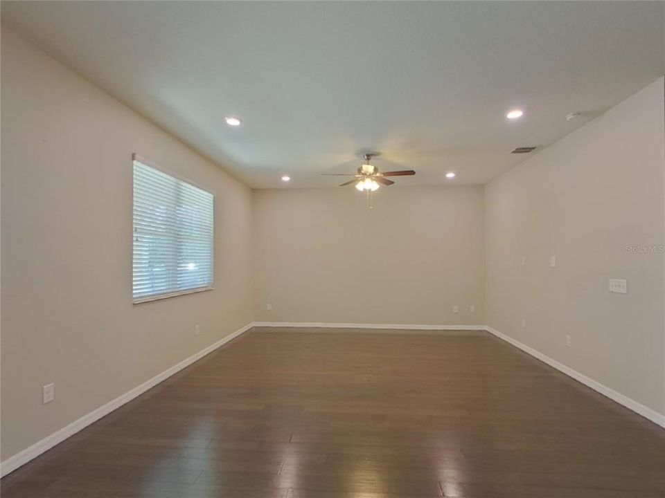 出租: $2,179 (4 贝兹, 2 浴室, 1865 平方英尺)