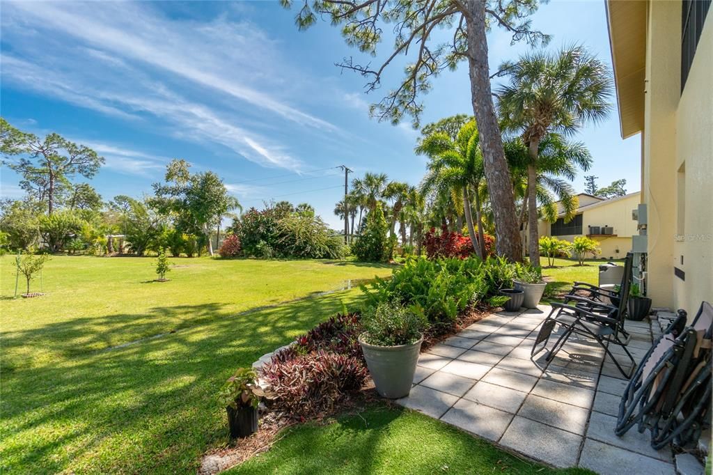 На продажу: $169,900 (2 спален, 2 ванн, 950 Квадратных фут)