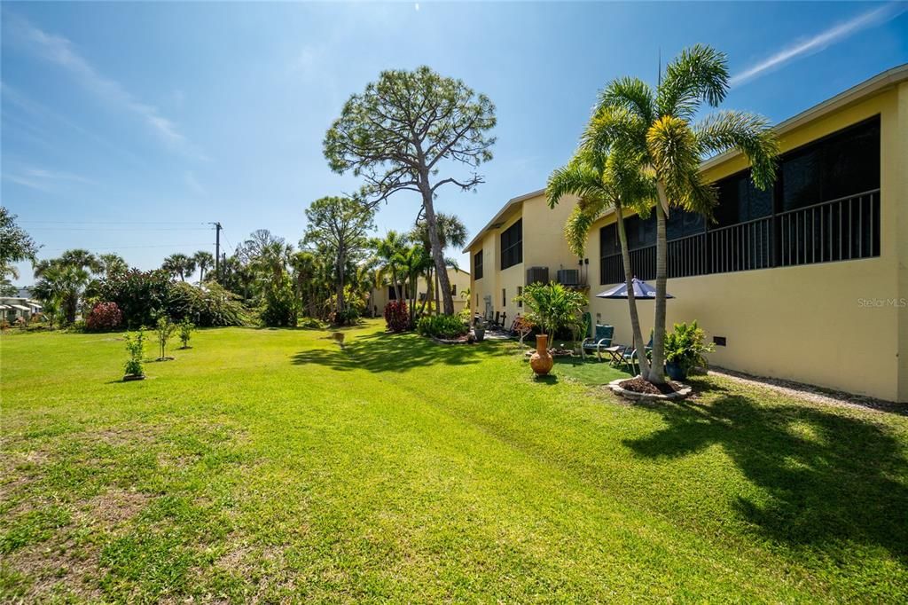 На продажу: $169,900 (2 спален, 2 ванн, 950 Квадратных фут)