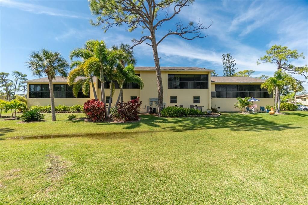 На продажу: $169,900 (2 спален, 2 ванн, 950 Квадратных фут)