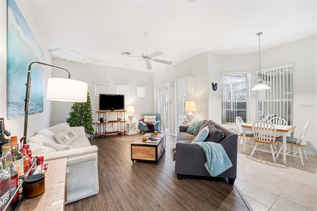 待售: $419,000 (4 贝兹, 4 浴室, 2719 平方英尺)