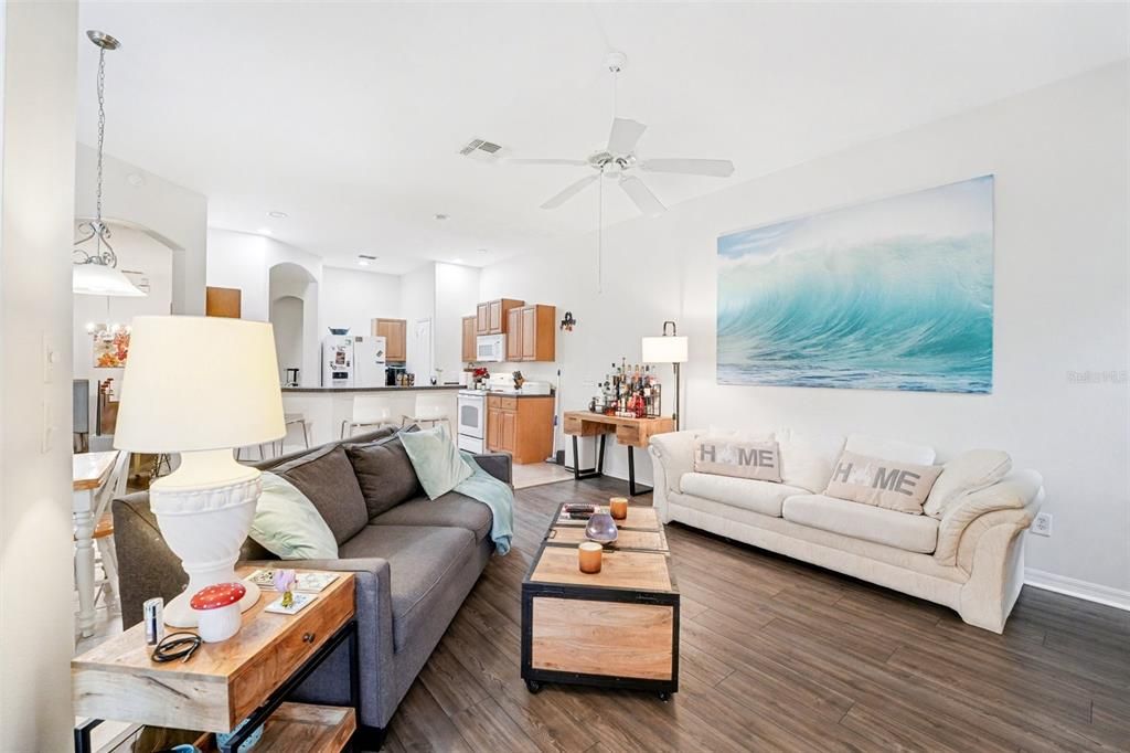 待售: $419,000 (4 贝兹, 4 浴室, 2719 平方英尺)