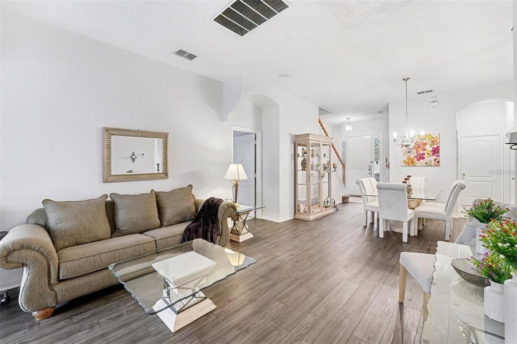 待售: $419,000 (4 贝兹, 4 浴室, 2719 平方英尺)