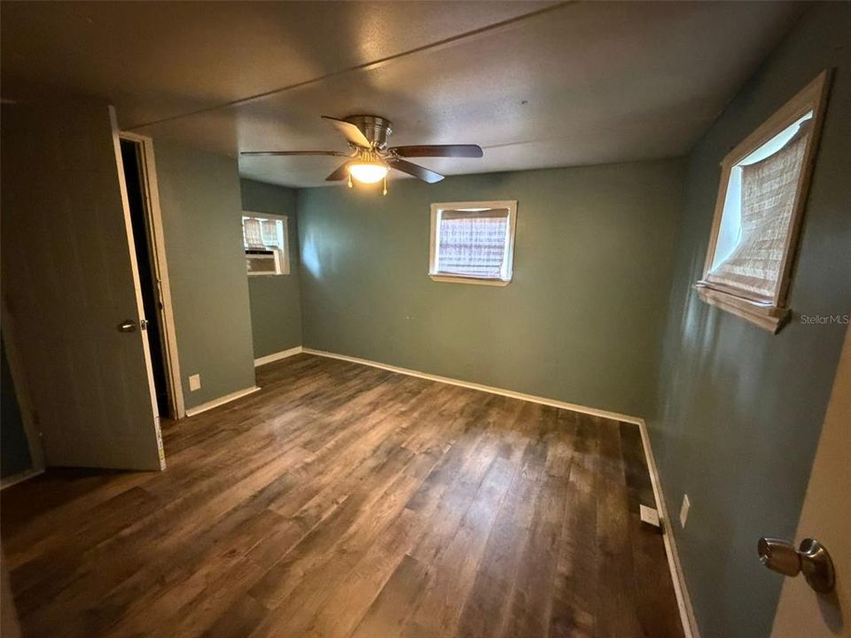 For Sale: $162,000 (3 beds, 1 baths, 784 Square Feet)