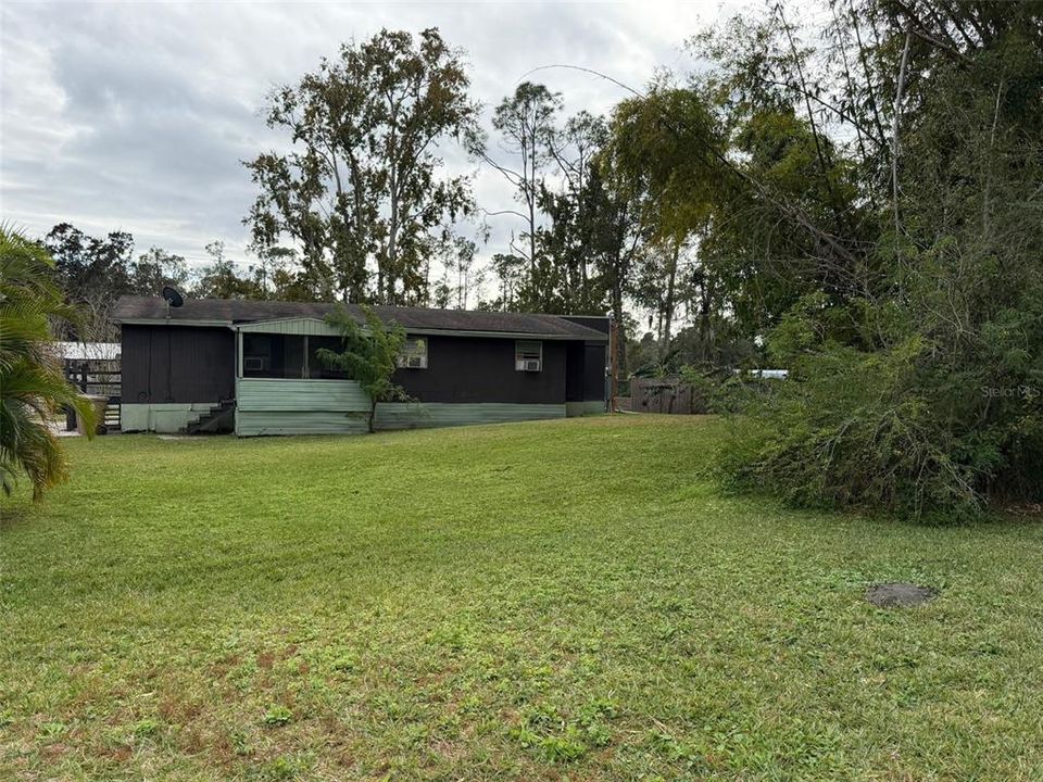 For Sale: $162,000 (3 beds, 1 baths, 784 Square Feet)